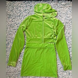 Dollskill velour skirt and sweater set (medium)